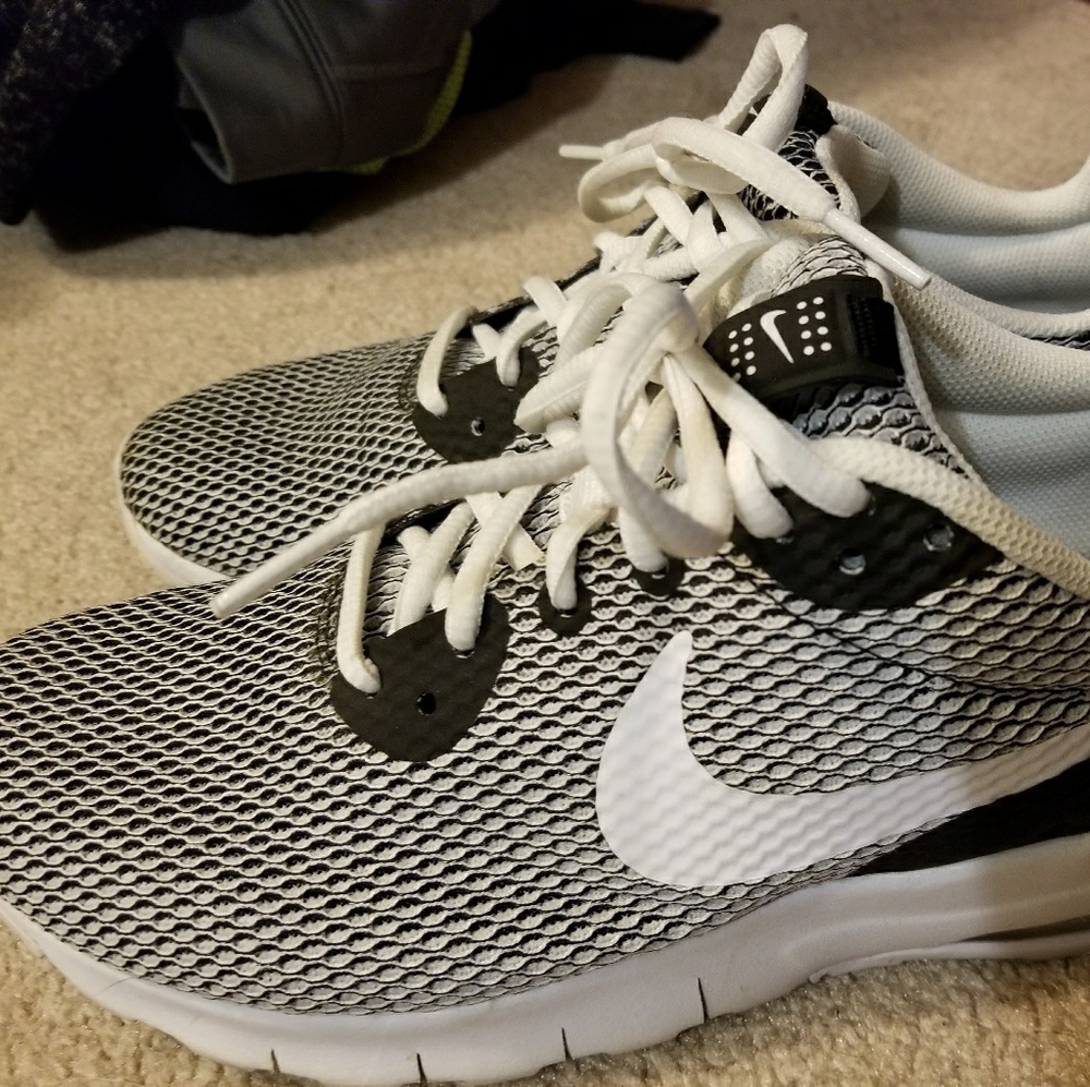 💎Nike Airmax Shoes💎Black/White knit material💎